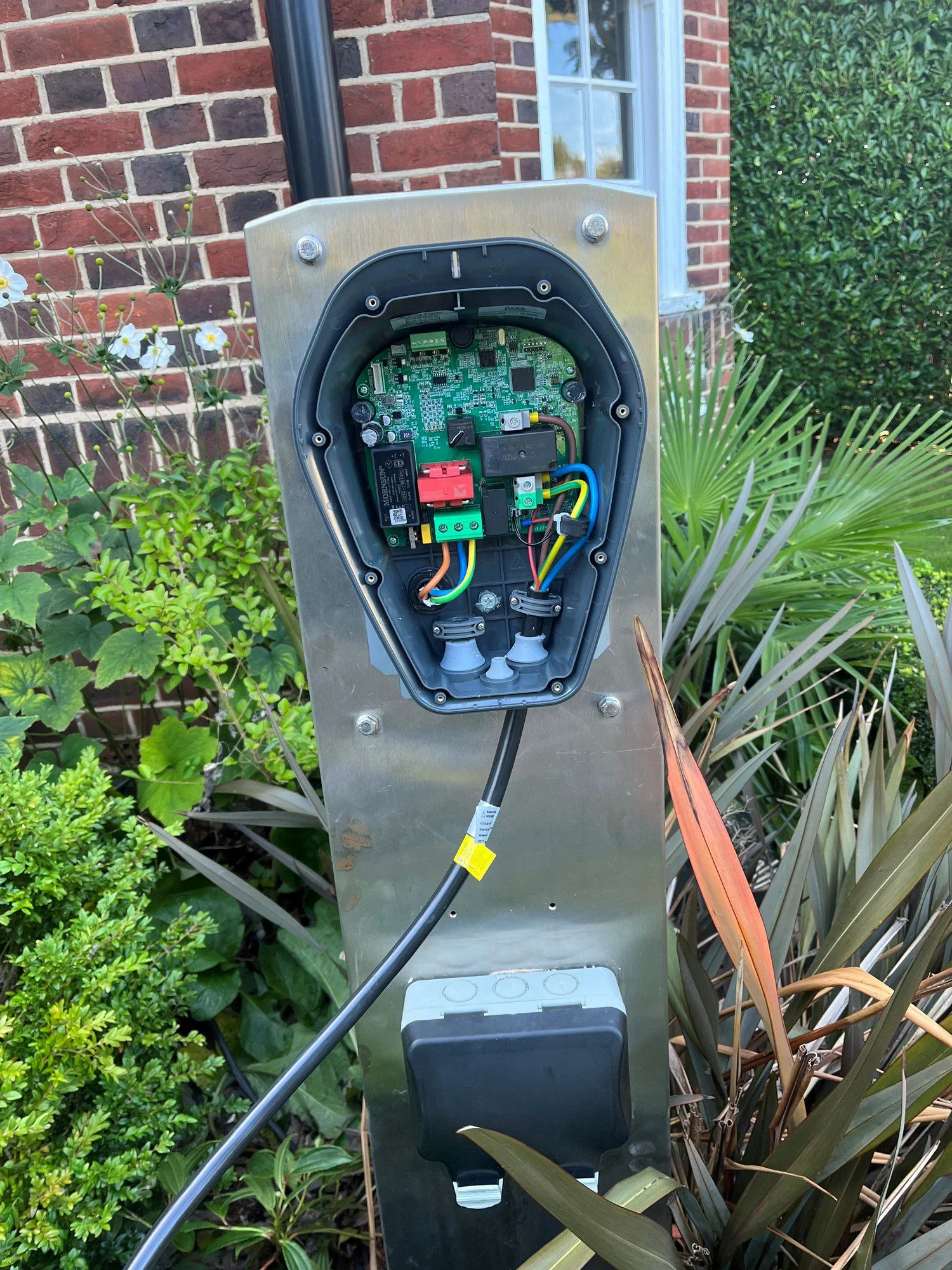 Contact Electrician Ltd. - EV Charger Installation in Mitcham-5